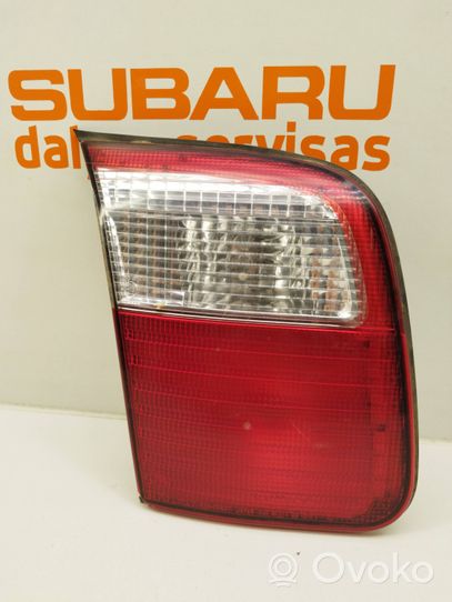 Subaru Forester SF Takaluukun takavalot 22620697