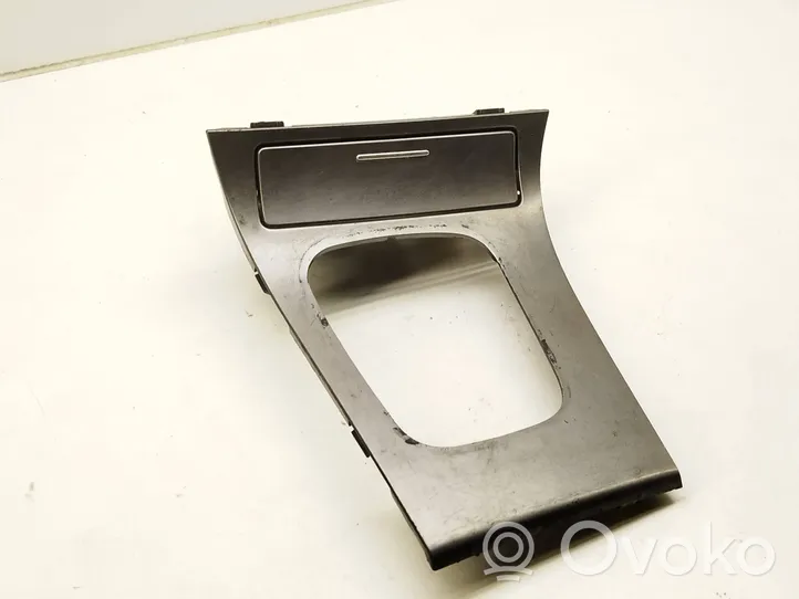 Subaru Legacy Rivestimento in plastica cornice della leva del cambio 