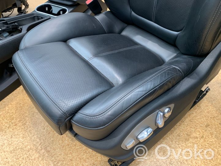 Porsche Cayenne (92A) Fotele / Kanapa / Komplet 