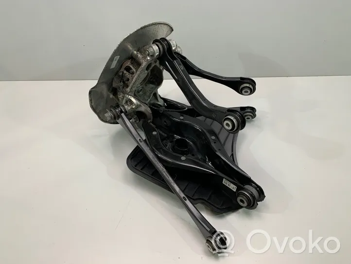 BMW 4 G22 G23 G24 G26 Pivot de moyeu arrière 6892521