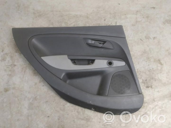 Fiat Punto (199) Takaoven verhoilu 