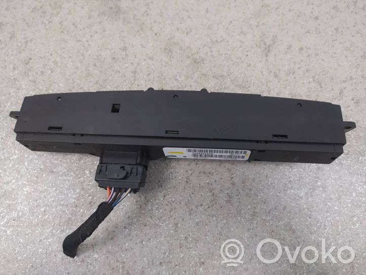 Dodge Caravan Centrālās konsoles vadības bloks 04685925AA