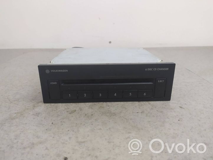 Volkswagen Jetta V CD/DVD-vaihdin 3B7035110