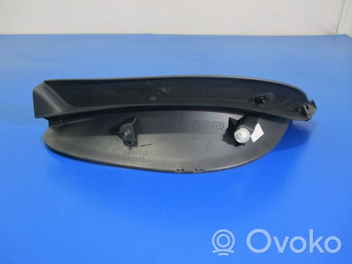 Renault Clio III Garniture de hayon 8200325412