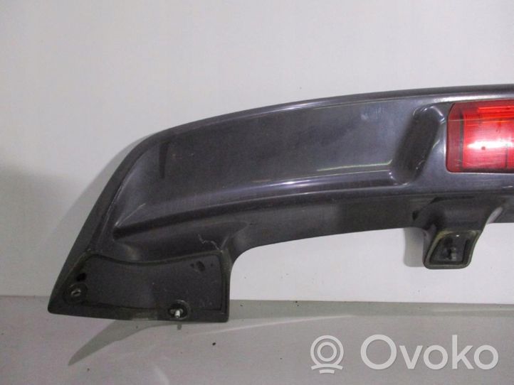 Mitsubishi Space Wagon Becquet de lunette arrière 