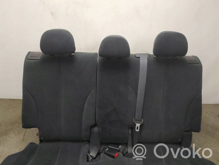 Nissan Tiida C11 Second row seats 