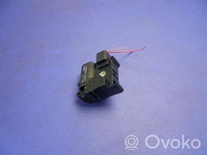 Toyota Avensis T250 Motor/activador trampilla de calefacción 