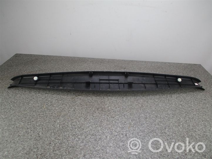 Toyota Corolla Verso AR10 Garniture de hayon 67939