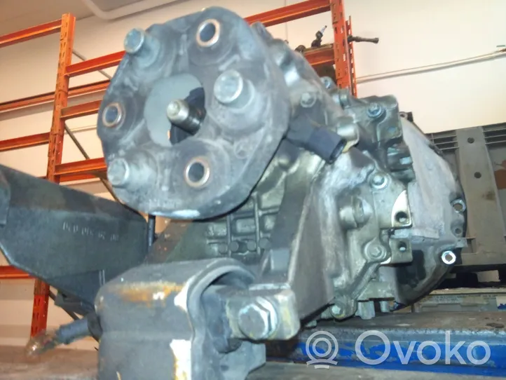 Mercedes-Benz C W203 Mechaninė 5 pavarų dėžė R2032610901