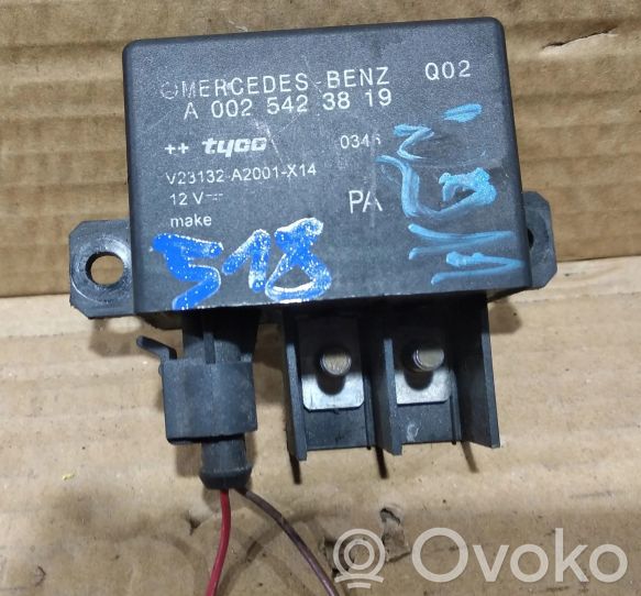 MercedesBenz E W211 Trunk lid opening control unit, 9.83 € RRR