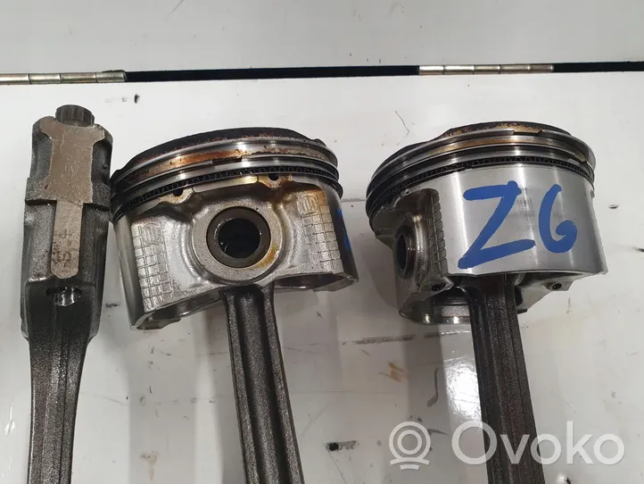 Mazda 3 II Piston 