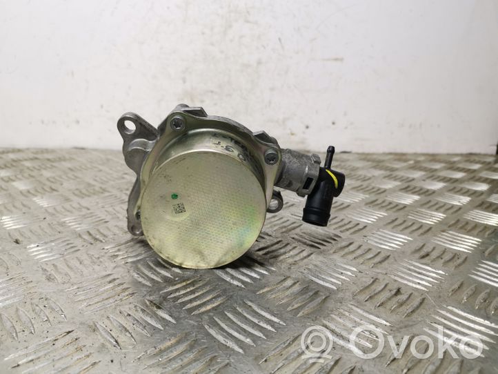 Nissan X-Trail T32 Vacuum pump 