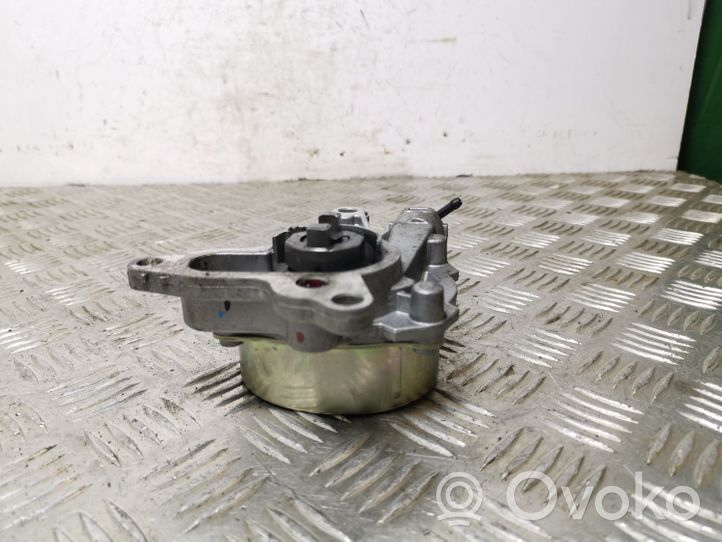 Nissan X-Trail T32 Vacuum pump 