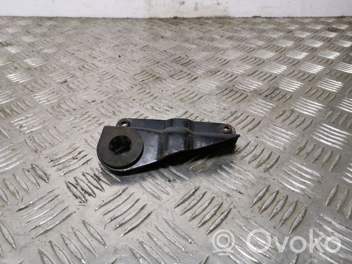 Suzuki SX4 S-Cross Support, fixation radiateur 