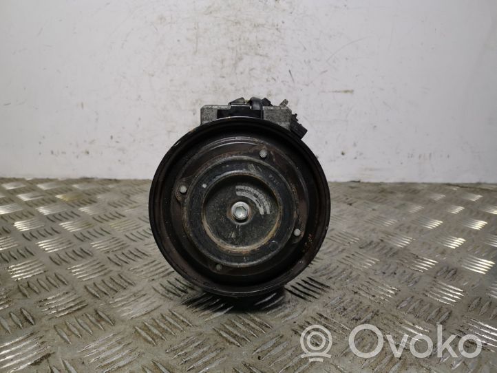 Jeep Grand Cherokee Ilmastointilaitteen kompressorin pumppu (A/C) P68202995AA