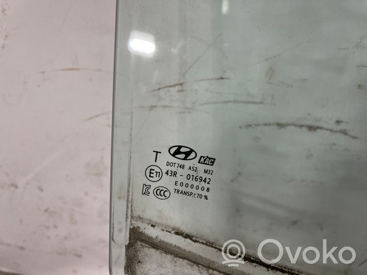 Hyundai Kona I Vetro del finestrino della portiera posteriore 