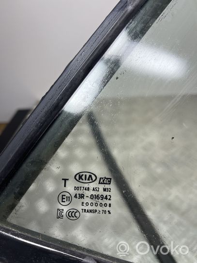 KIA Stonic Rear vent window glass 