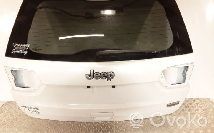 Jeep Grand Cherokee Задняя крышка (багажника) 