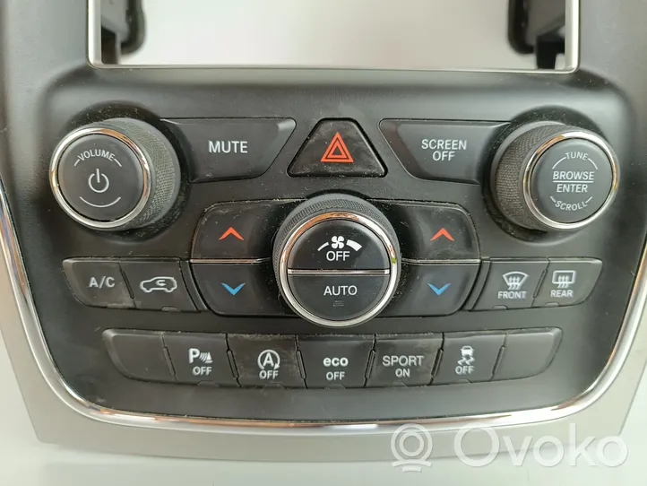 Jeep Grand Cherokee Konsola środkowa / Radio / GPS 68333939AA