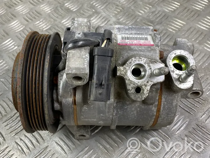 Jeep Grand Cherokee Ilmastointilaitteen kompressorin pumppu (A/C) P68202994AA