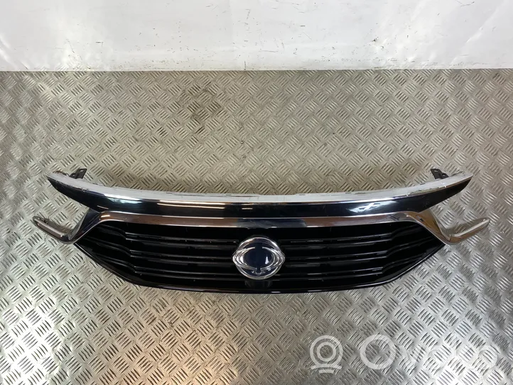 SsangYong Rexton Grille calandre supérieure de pare-chocs avant 