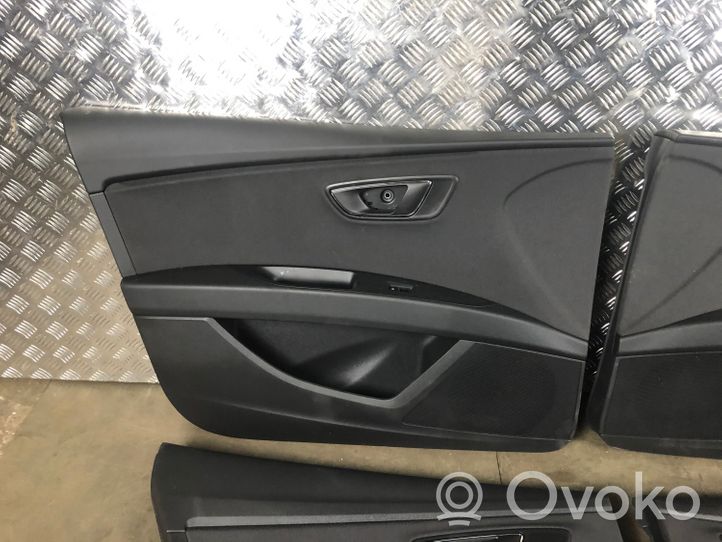 Seat Leon (5F) Istuimien ja ovien verhoilusarja 5Q4881106