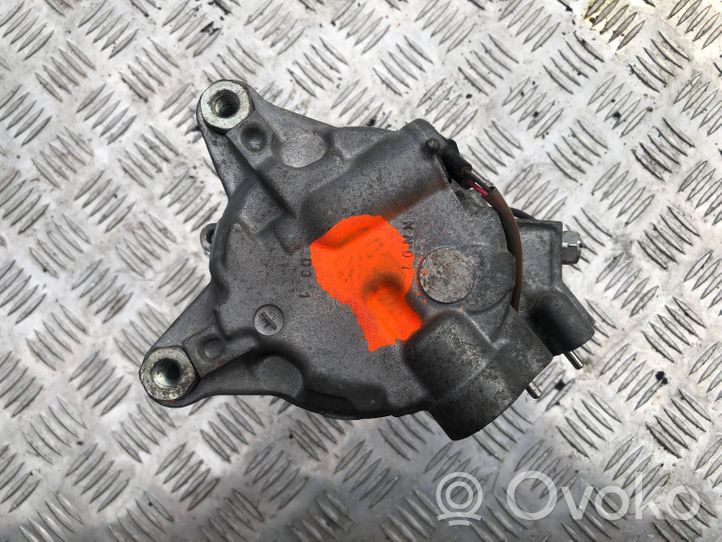 BMW 3 F30 F35 F31 Ilmastointilaitteen kompressorin pumppu (A/C) GE4472808280