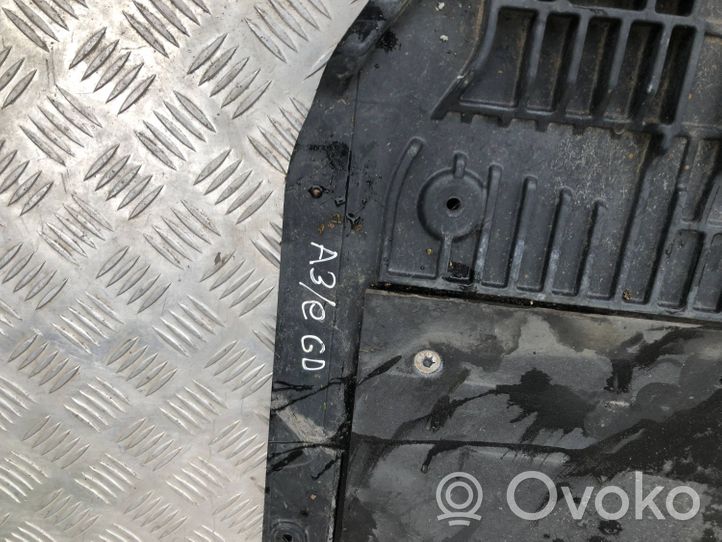 Audi A3 S3 8V Osłona tylna podwozia pod bagażnik 5Q0825506B