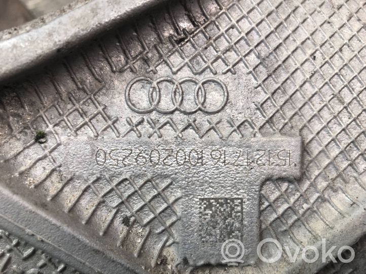 Audi A4 S4 B9 Łapa / Mocowanie silnika 8W0399295E