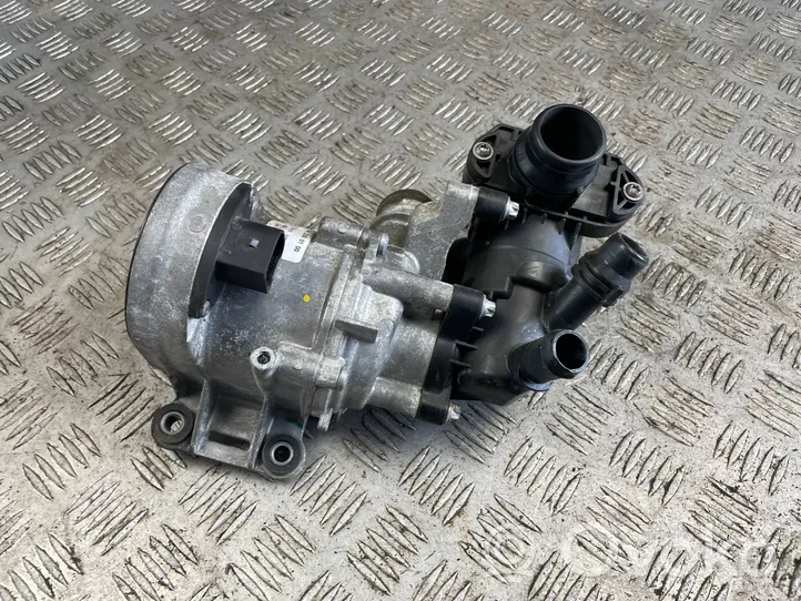 Mercedes-Benz C W205 Pompe de circulation d'eau A2642000100