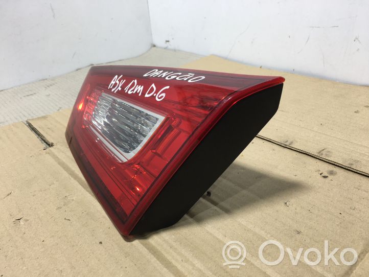 Mitsubishi ASX Lampy tylnej klapy bagażnika P9373