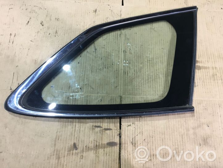 Subaru Outback Fenêtre latérale avant / vitre triangulaire 