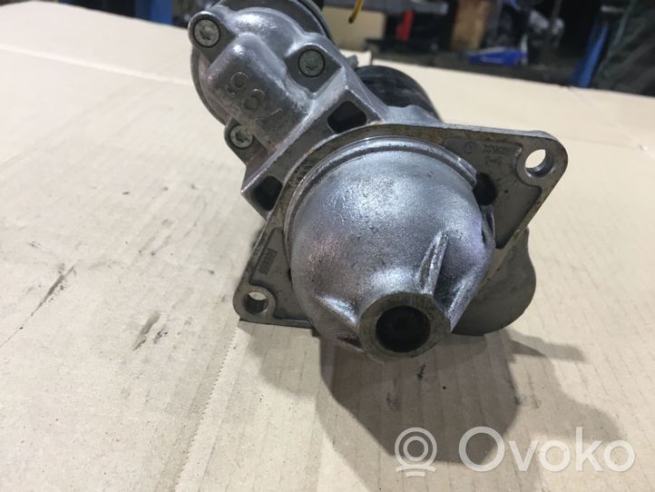 Opel Astra J Käynnistysmoottori 00011C7493