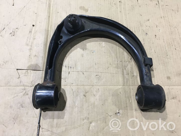 Toyota Land Cruiser (J200) Braccio di controllo sospensione anteriore superiore/braccio oscillante 