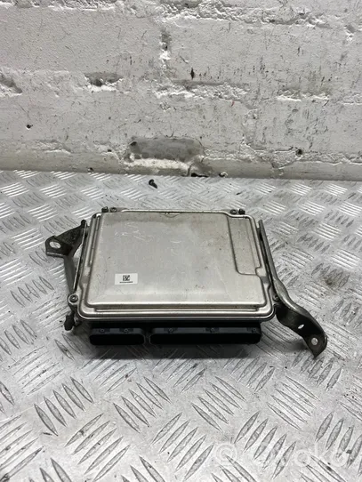 Toyota Avensis T270 Sterownik / Moduł ECU 8966105G40