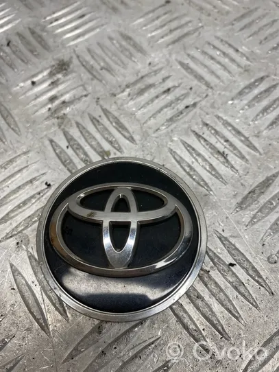 Toyota Avensis T270 Original wheel cap 