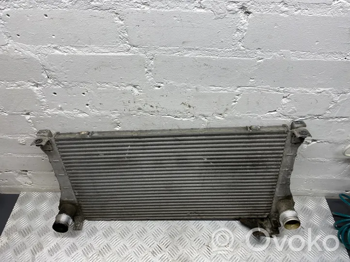 Toyota Avensis T270 Chłodnica powietrza doładowującego / Intercooler 