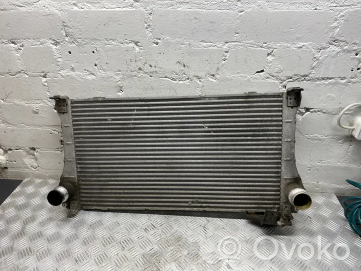 Toyota Avensis T270 Chłodnica powietrza doładowującego / Intercooler 