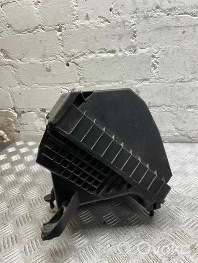 KIA Sportage Air filter box 28100D3400