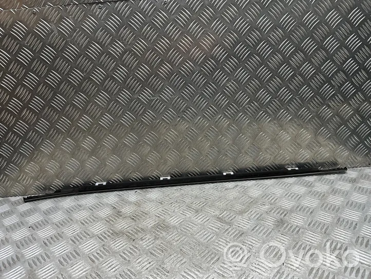 Hyundai Tucson TL Rivestimento modanatura del vetro della portiera posteriore 