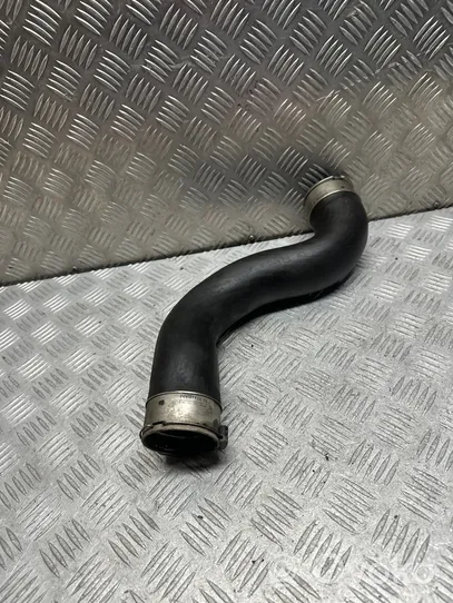 Mercedes-Benz SLK R172 Tube d'admission de tuyau de refroidisseur intermédiaire A1725280782