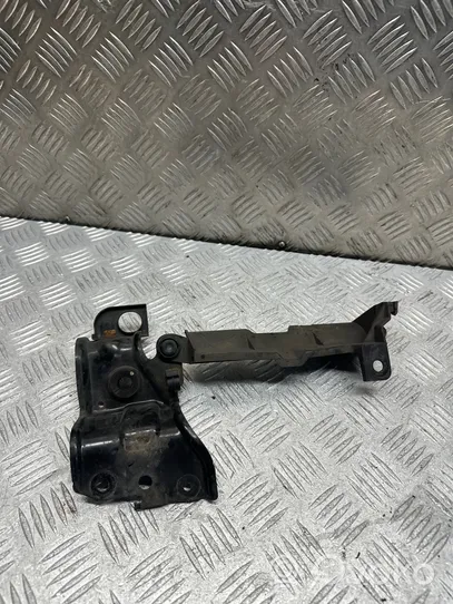 Honda CR-V Radiator support slam panel bracket 