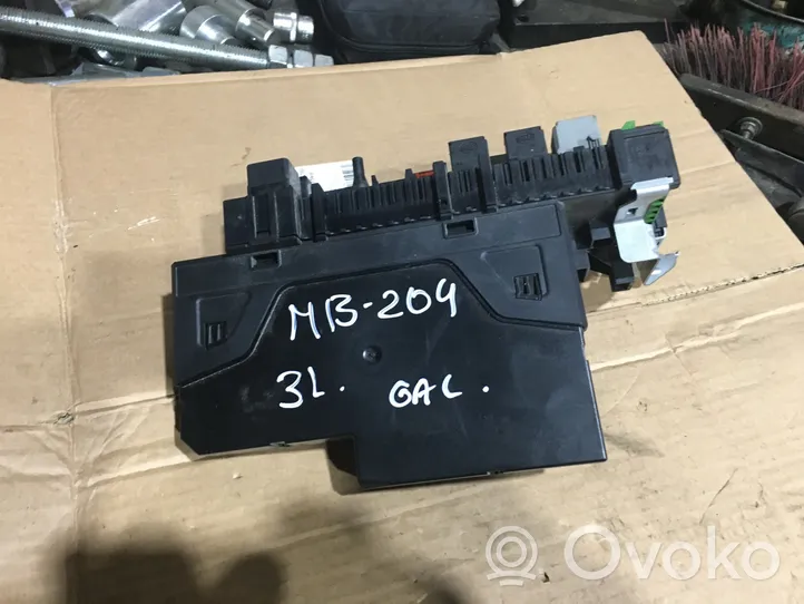 Mercedes-Benz C W204 Module de fusibles A2129021201