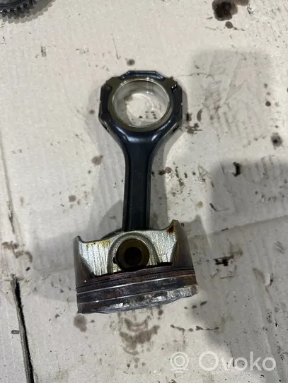 Mercedes-Benz S C217 Piston with connecting rod 