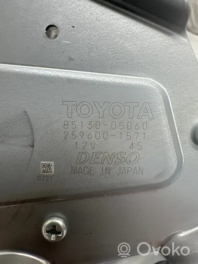 Toyota Avensis T270 Motor del limpiaparabrisas 8513005060