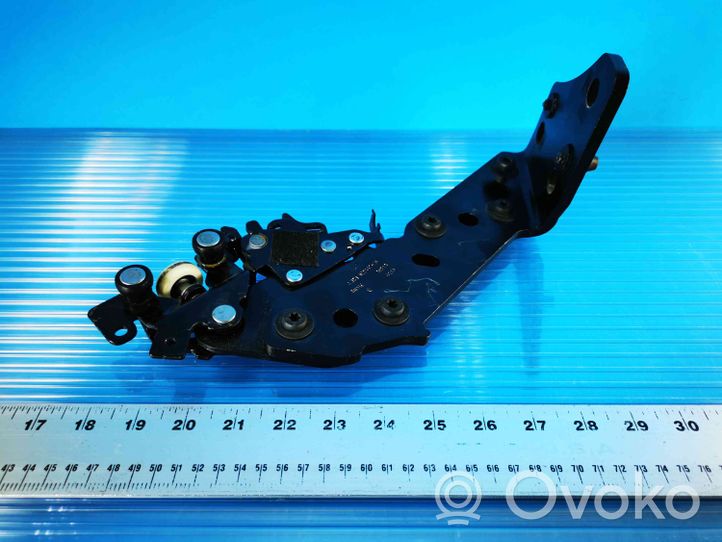 Ford C-MAX II Prowadnica rolkowa drzwi bocznych / przesuwanych / Zawias dolny AM51U25001AH