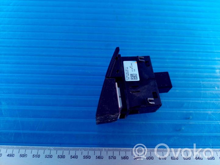 Skoda Octavia Mk3 (5E) Przycisk świateł awaryjnych 5E0953507A