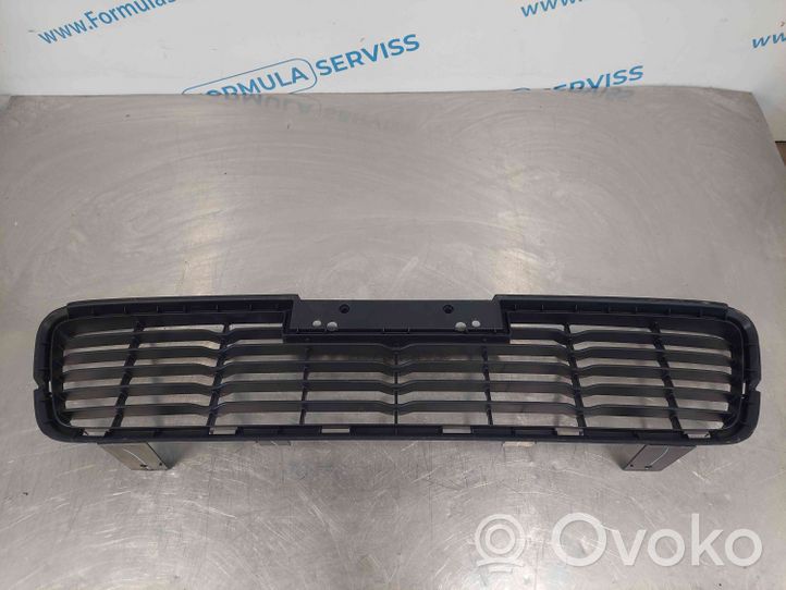 Toyota Hilux (AN120, AN130) Griglia superiore del radiatore paraurti anteriore 531120K130