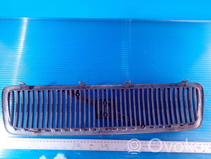 Volvo V70 Grille calandre supérieure de pare-chocs avant 8659875