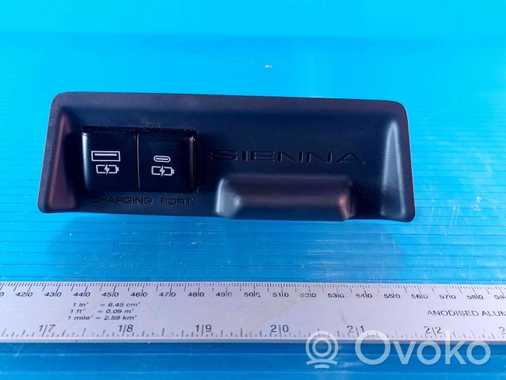 Toyota Sienna XL40 IV Connettore plug in USB 8553208040